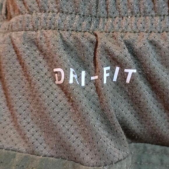 Nike Dry Fit Performance Shorts Moisture Wicking Drawstring Mens Size XL Green - Picture 6 of 8